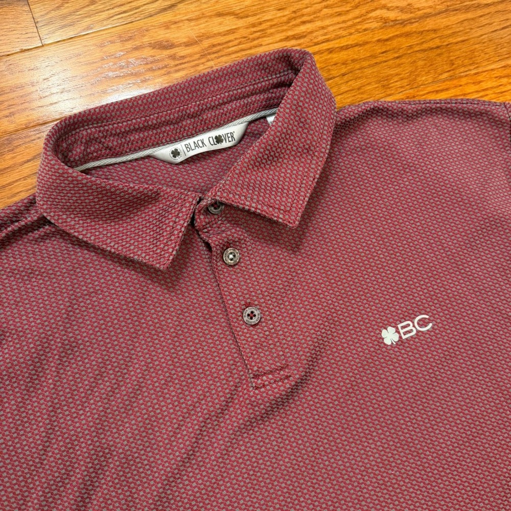 Black‎ Clover Live Lucky Golf Polo Shirt Mens XL Burgundy Red Geometric Print